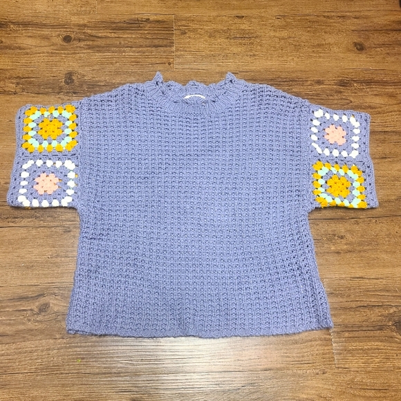 Universal Thread Crochet Top - Picture 1 of 3